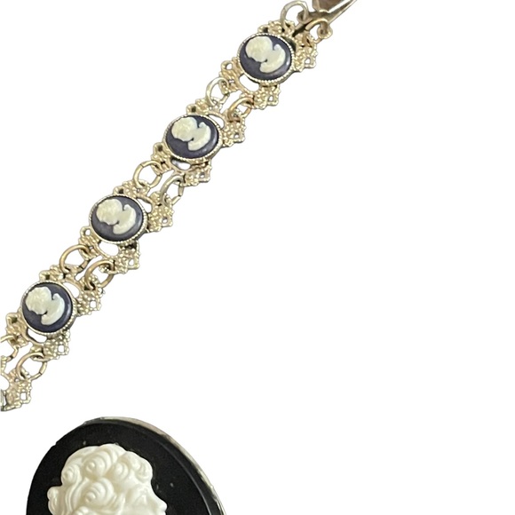 Vintage resin Cameo pairing brooch & bracelet silver finish - Picture 4 of 10